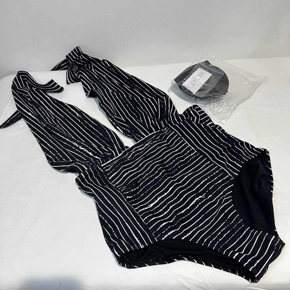 NEW without tags! COCOSHIP Black & White One Piece Backless Sexy Swimsuit XL
